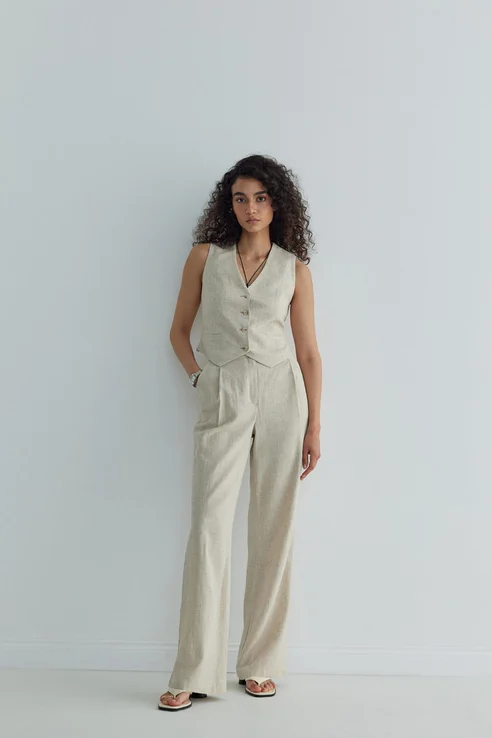 Gabriel Buttoned Linen Vest